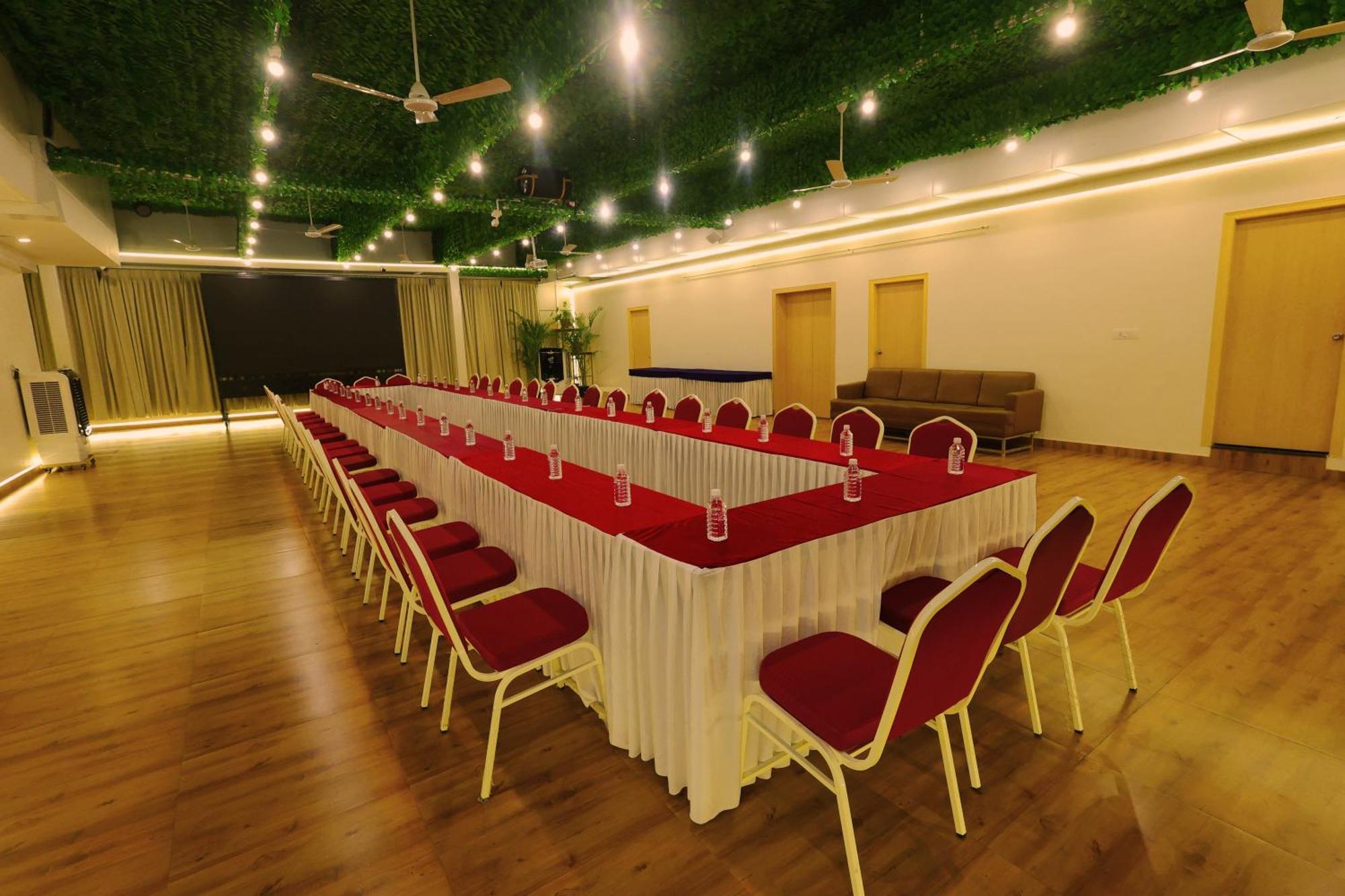 Grand Regency Rajajinagar, Iskcon Temple - Wtc Hotel Bangalore Exterior photo